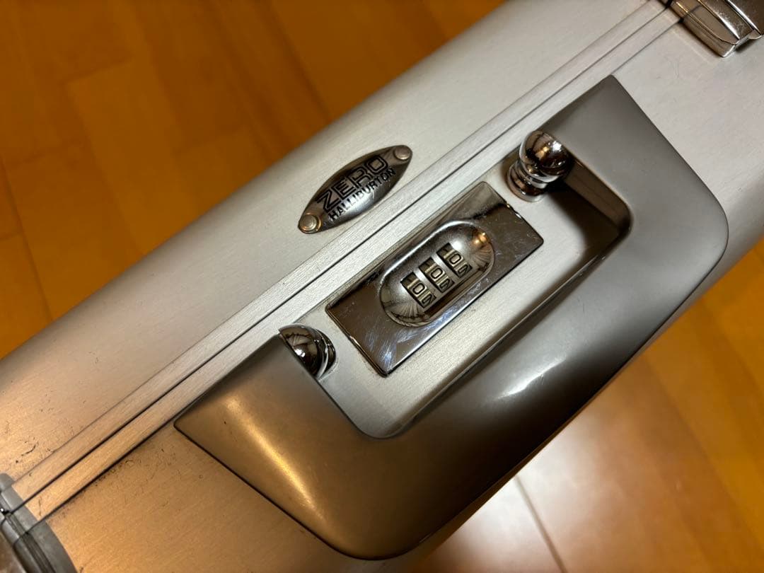ZERO HALLIBURTON アルミ アタッシュケース