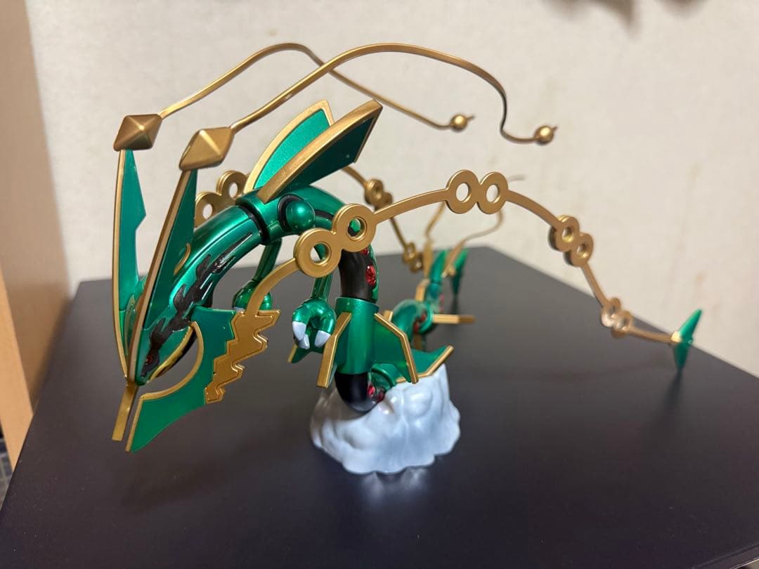 メガレックウザ　プラモデル　ポケプラ　塗装