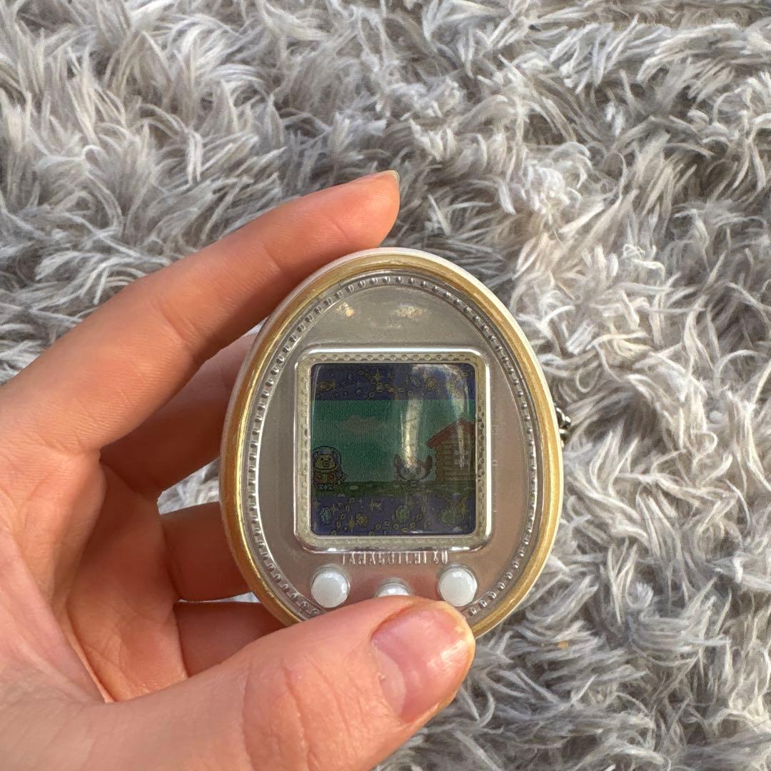 たまごっち4U 本体 キーホルダー付き ホワイト・白 動作確認済み