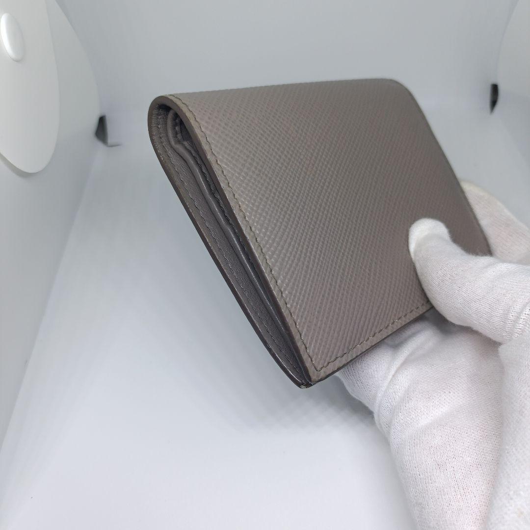 プラダ２つ折り財布　PRADA折財布ベージュ