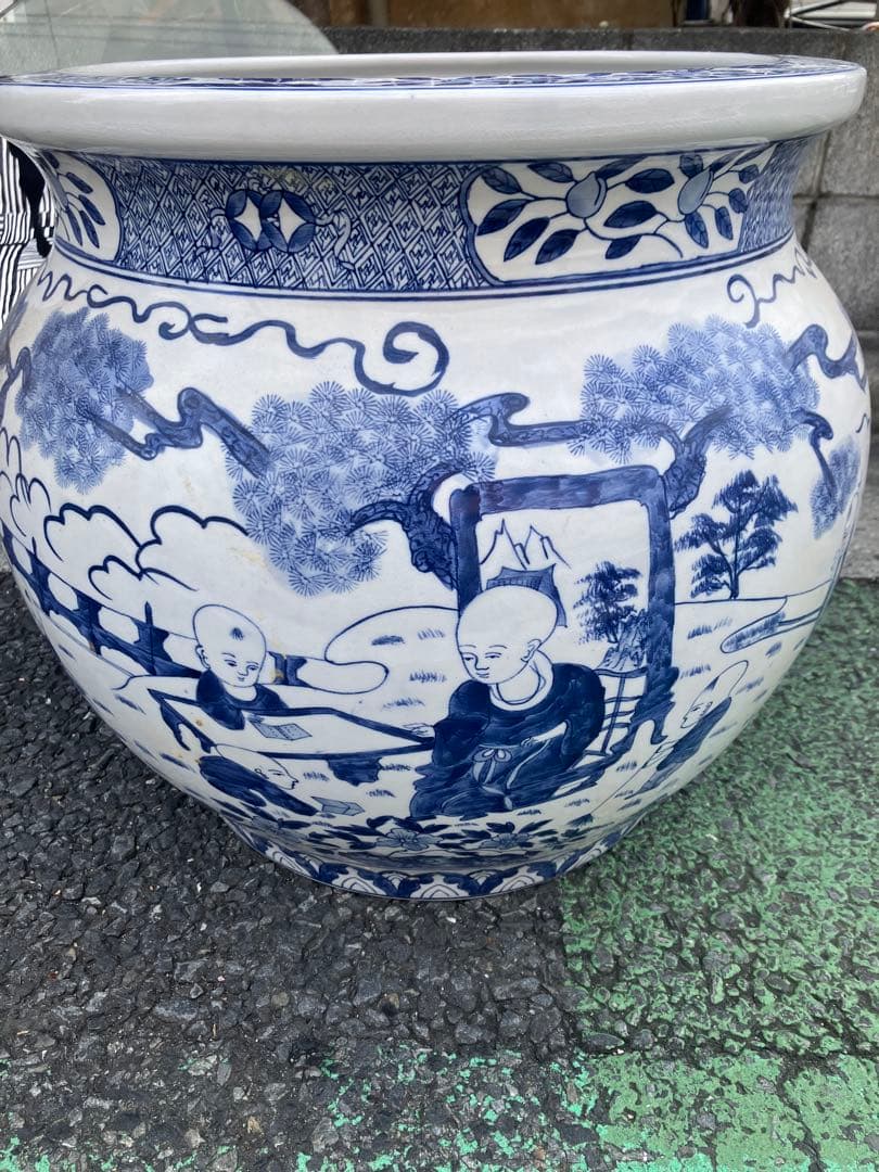 骨董 染付 青花人物文壺 特大 直径50㎝ ガラス板付き