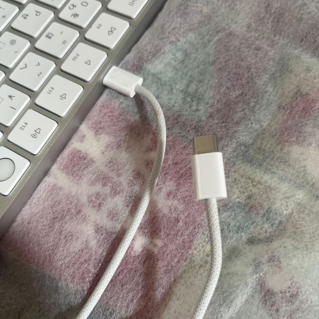 2025年米国最新版　アップル日本語配列　キーボード 本体