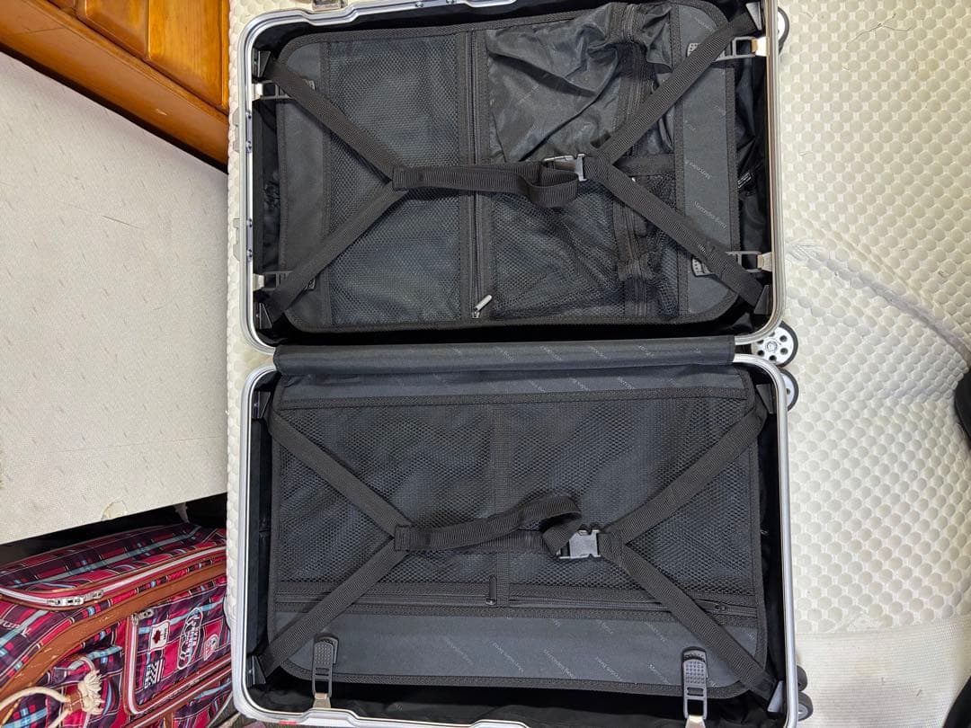 m*3様 非売品 65L メルセデスベンツ スーツケース シルバーキャリーケース