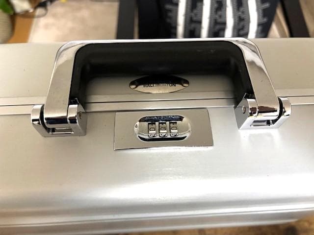 米国 SIZERO HALLIBURTON パソコンケース DZ5 アルミ正規品