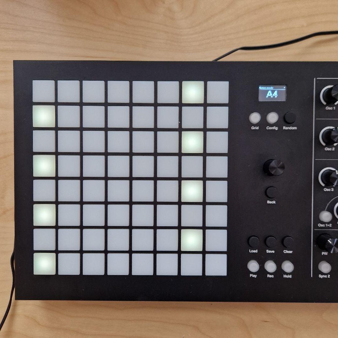 鍵盤楽器 Polyend / Dreadbox Medusa Hybrid Synth