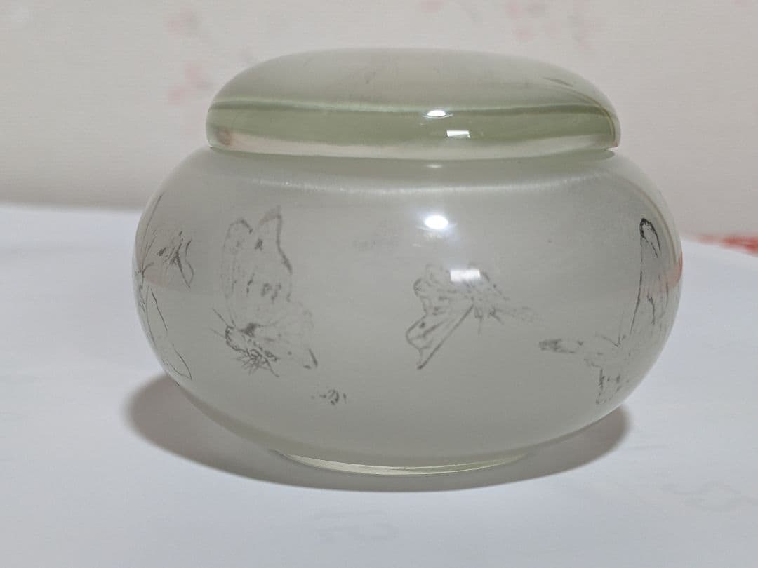 ♦中国 古玩 群蝶図 ガラス絵 化粧入 蓋付き瓶 壺 化粧道具 鼻煙壺 骨董品