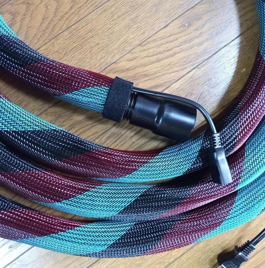 マキタ集塵機用スパイラルホース　内径28ｘ5ｍ赤緑黒カバー付!割れないプラグ