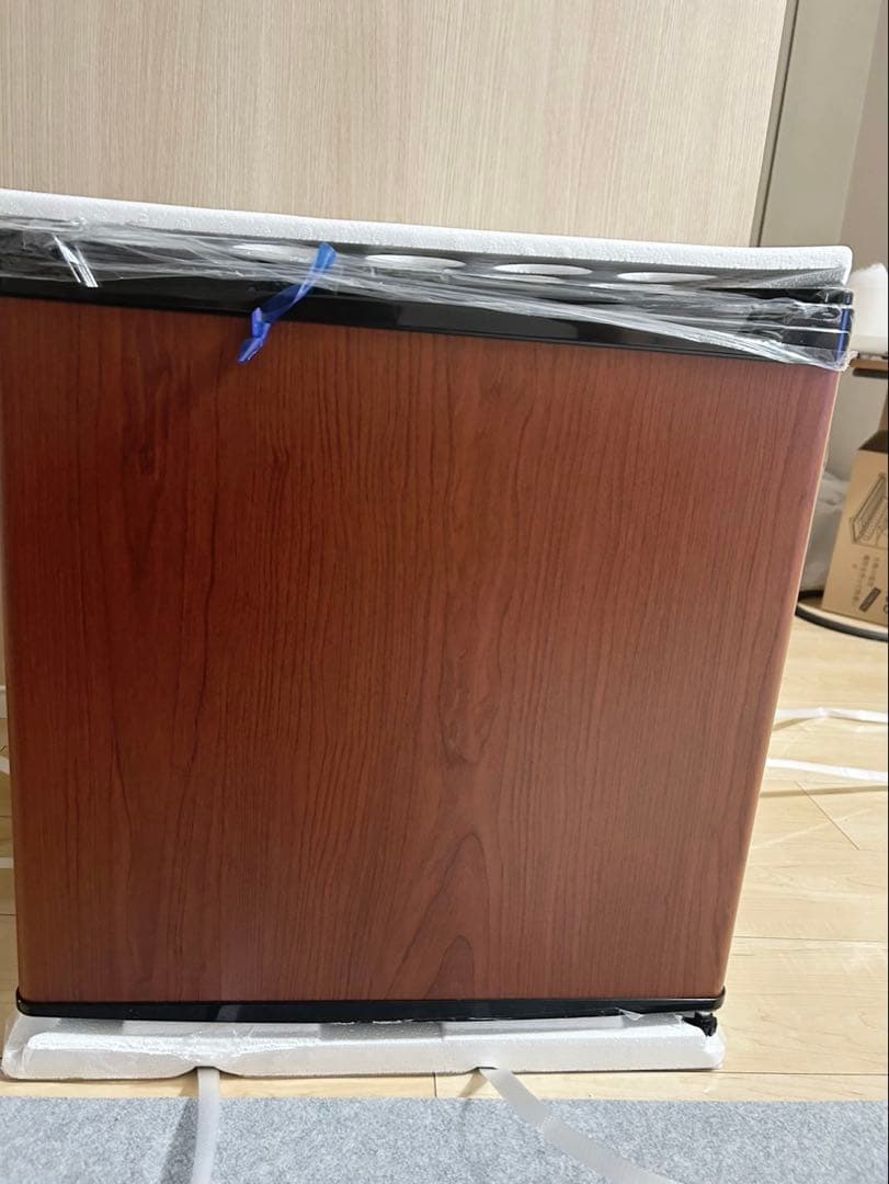 木目調コンパクト冷蔵庫