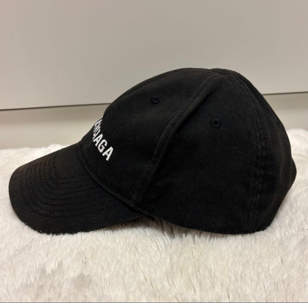 BALENCIAGA 黒 定番ロゴキャップ