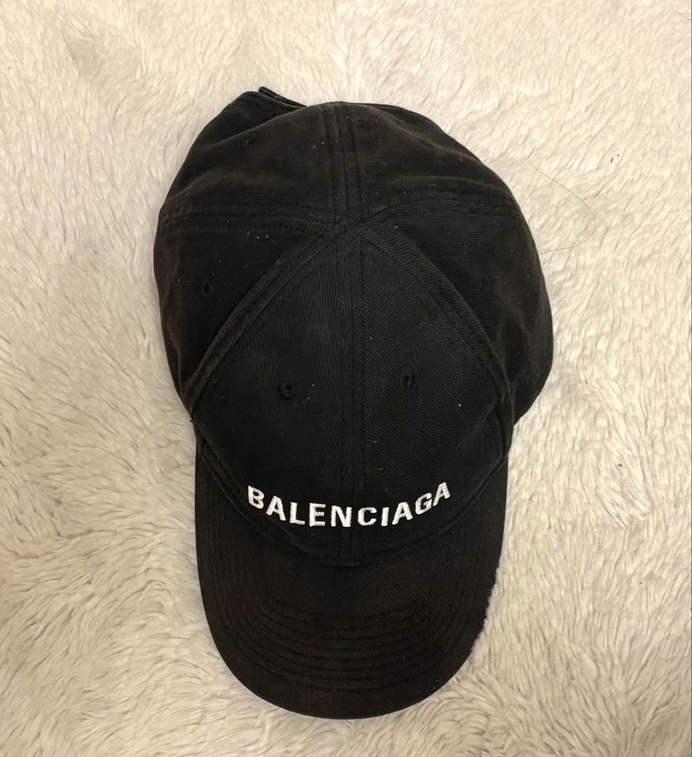 BALENCIAGA 黒 定番ロゴキャップ