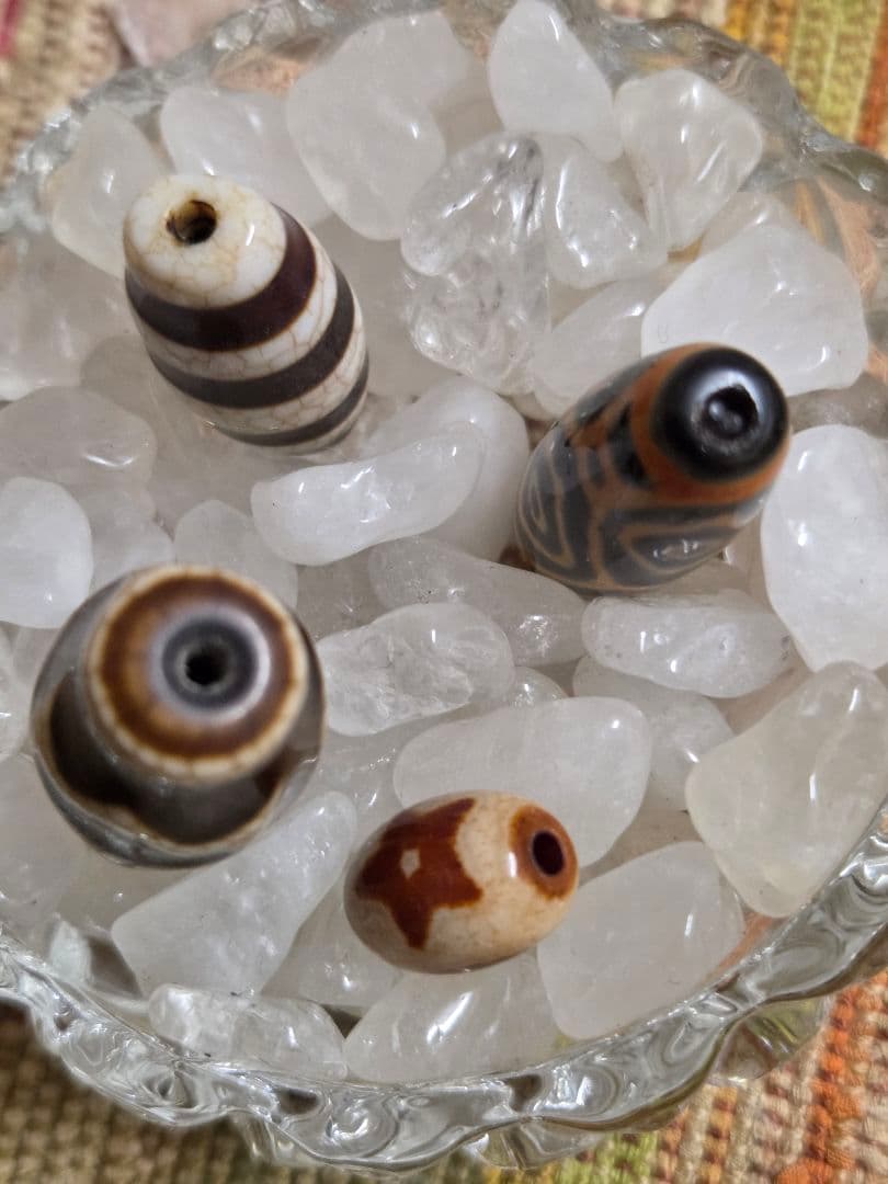 043　天珠４点セット！線珠　蓮花　黄龍眼　日月星　dzibeads！