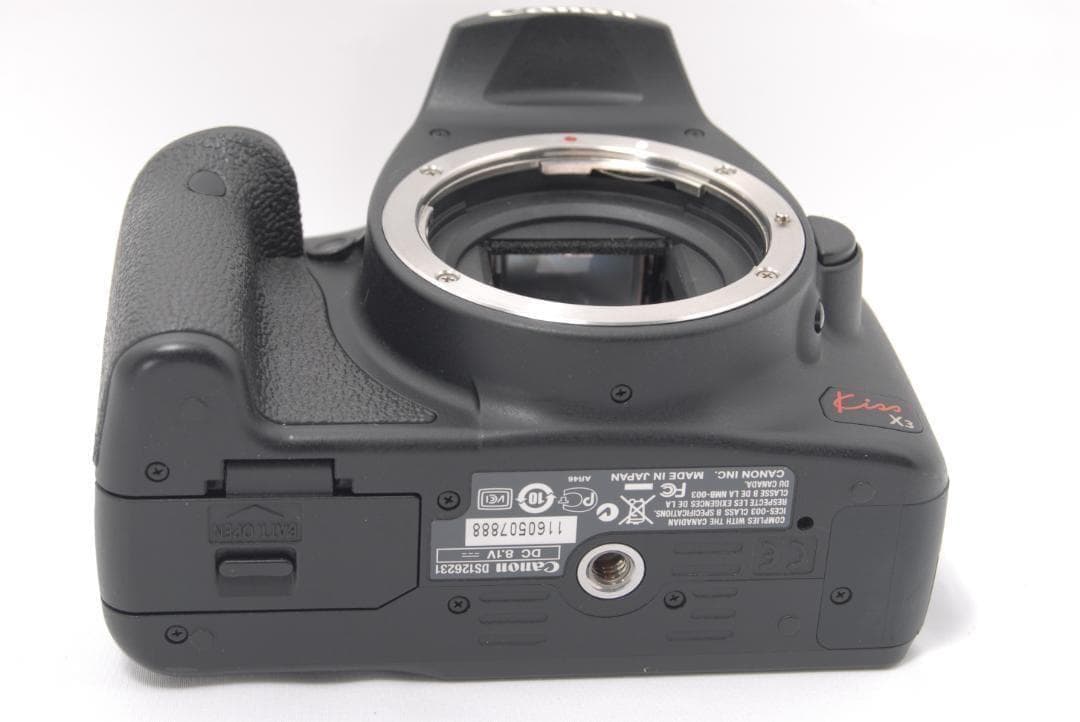 少シャッター数4105回！ Canon EOS kiss x3 動画機能搭載♪
