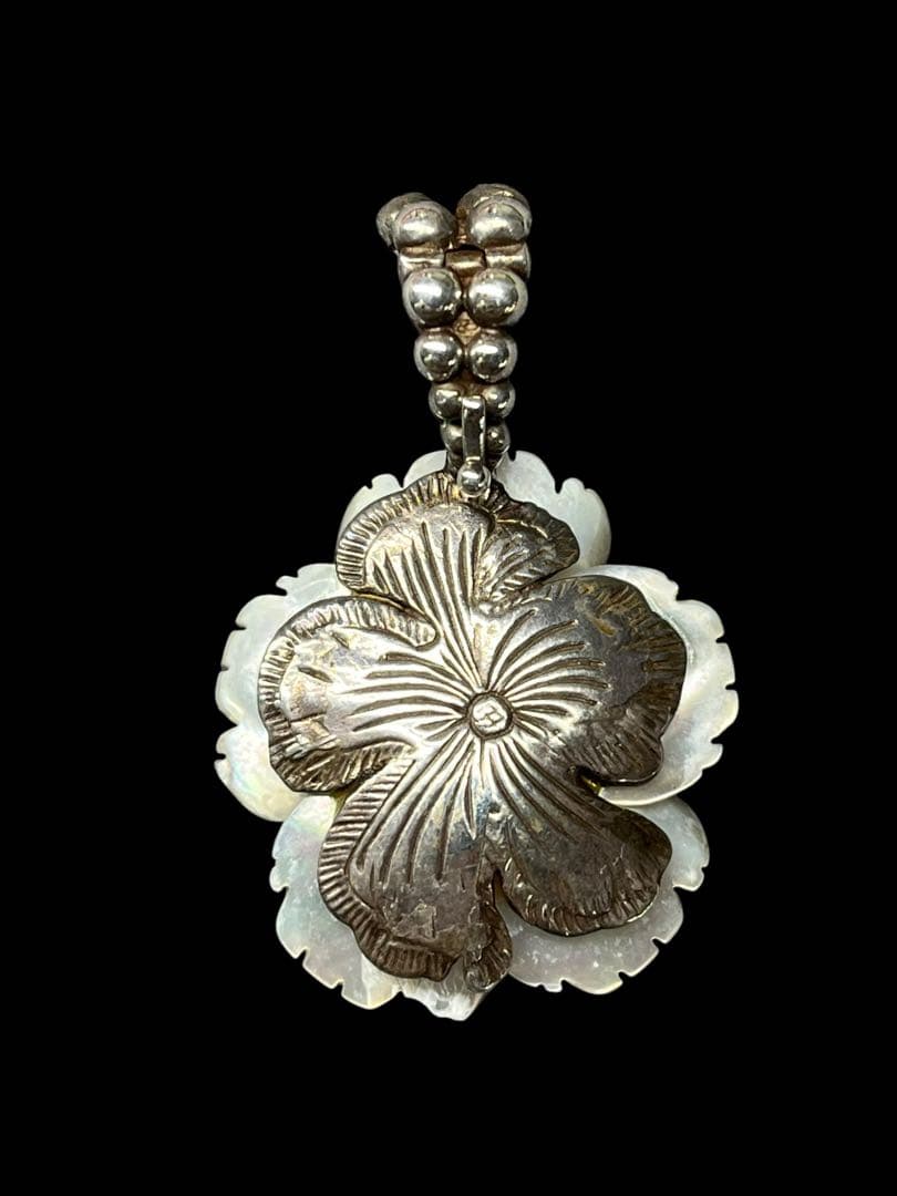 STEPHEN DWECK SVペンダントトップ 白蝶貝 花モチーフ