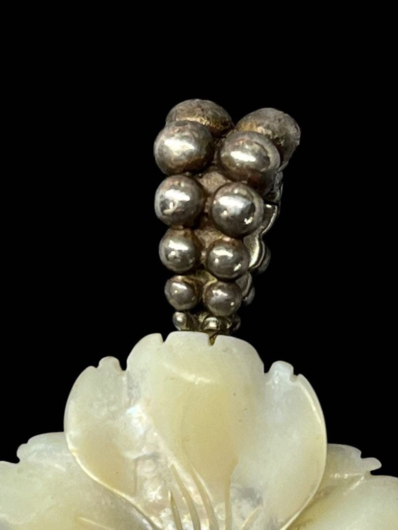 STEPHEN DWECK SVペンダントトップ 白蝶貝 花モチーフ