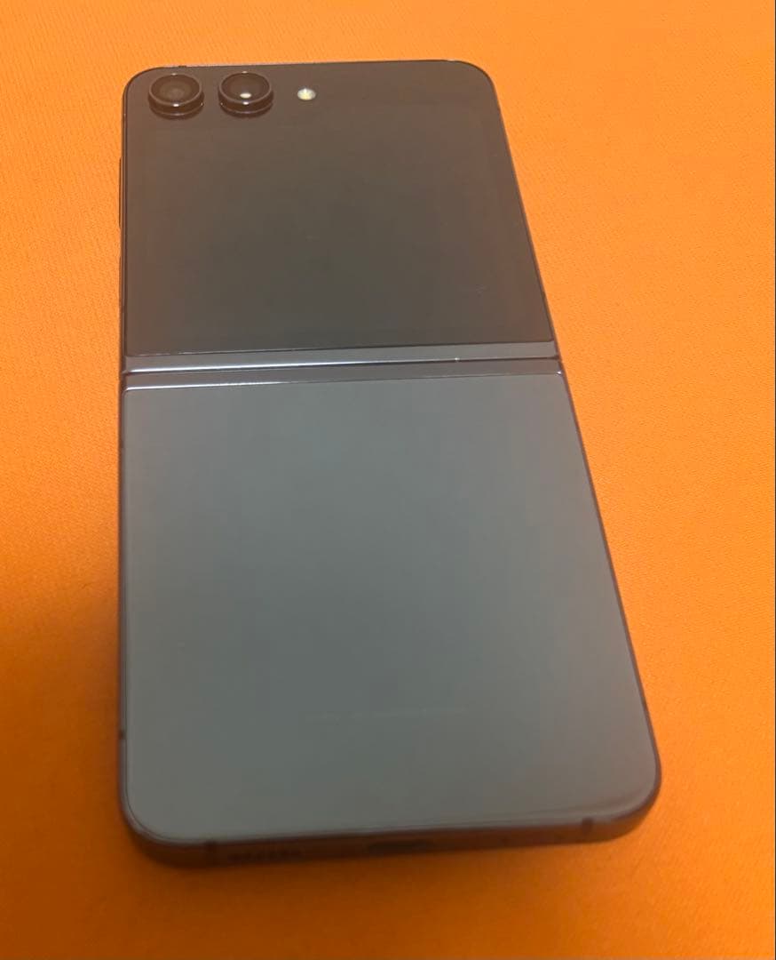 galaxy z flip5 グラファイト　本体のみ