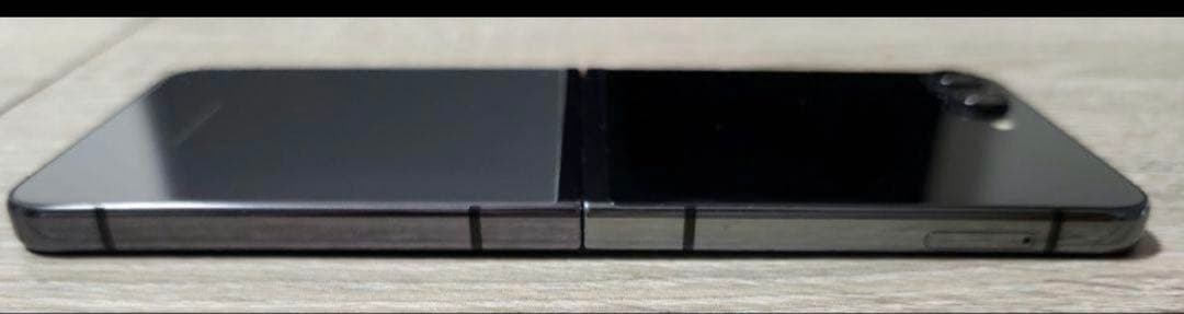 galaxy z flip5 グラファイト　本体のみ