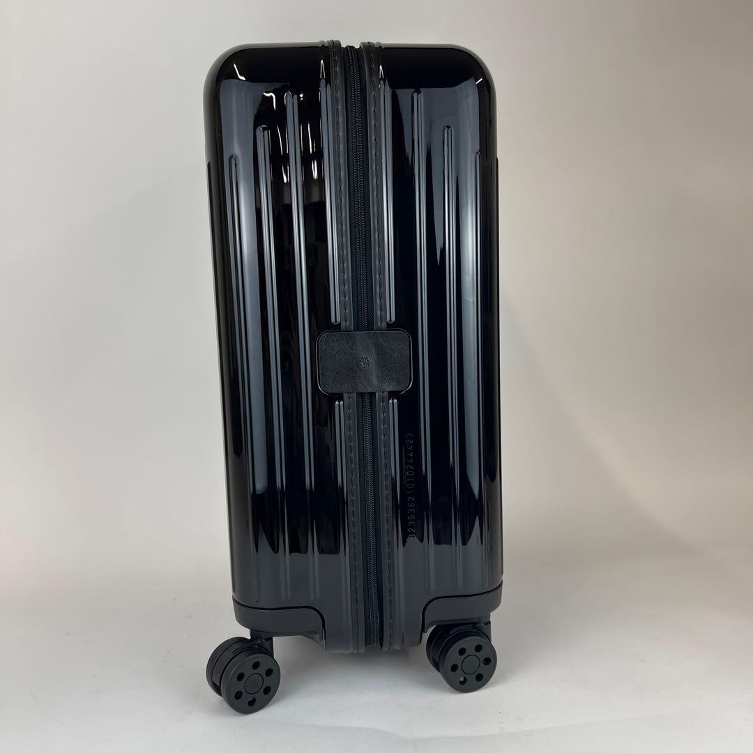 新品 RIMOWA リモワ エッセンシャルライトキャビン 37L ブラック