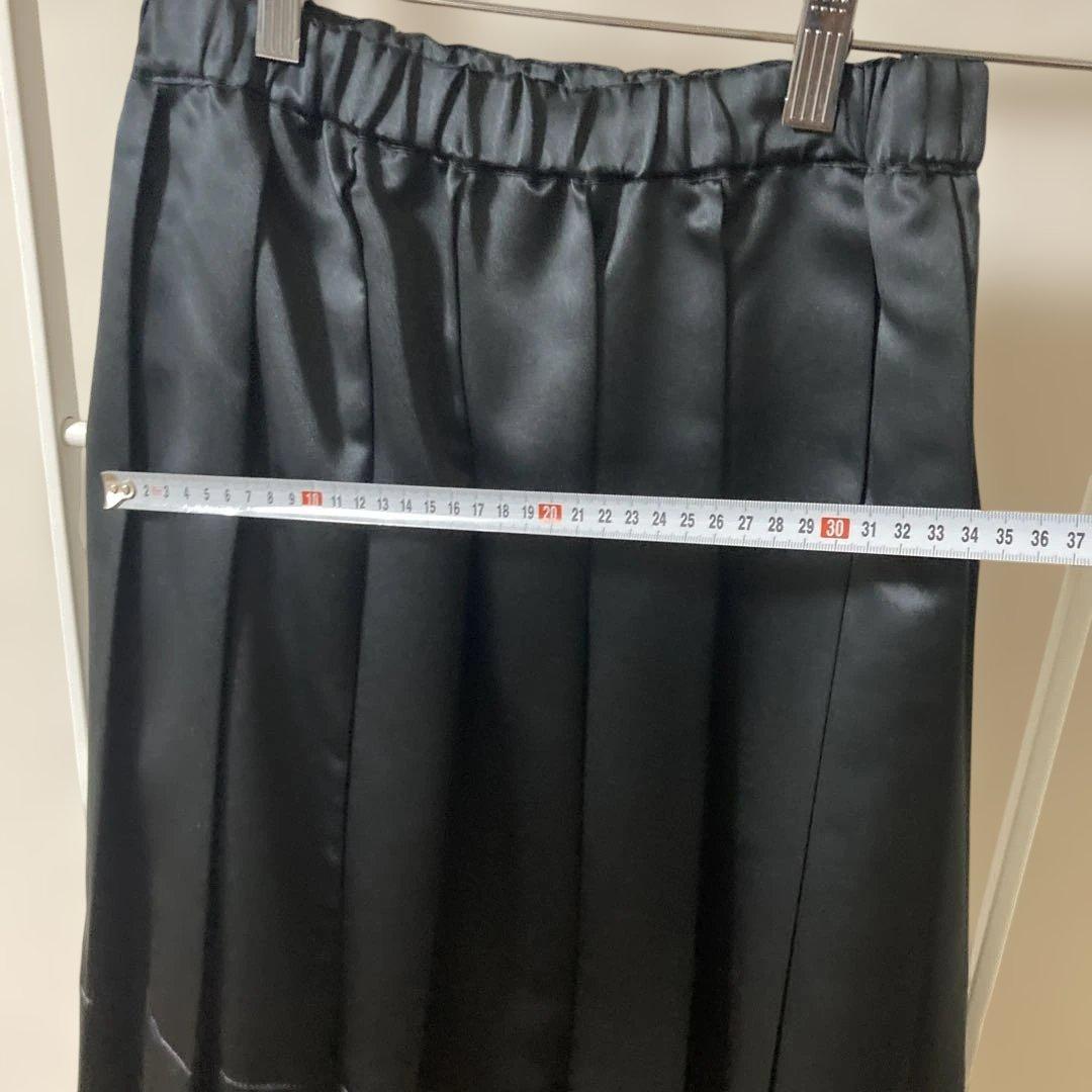 美品コムデギャルソンコムコム　上質サテンプリーツスカート