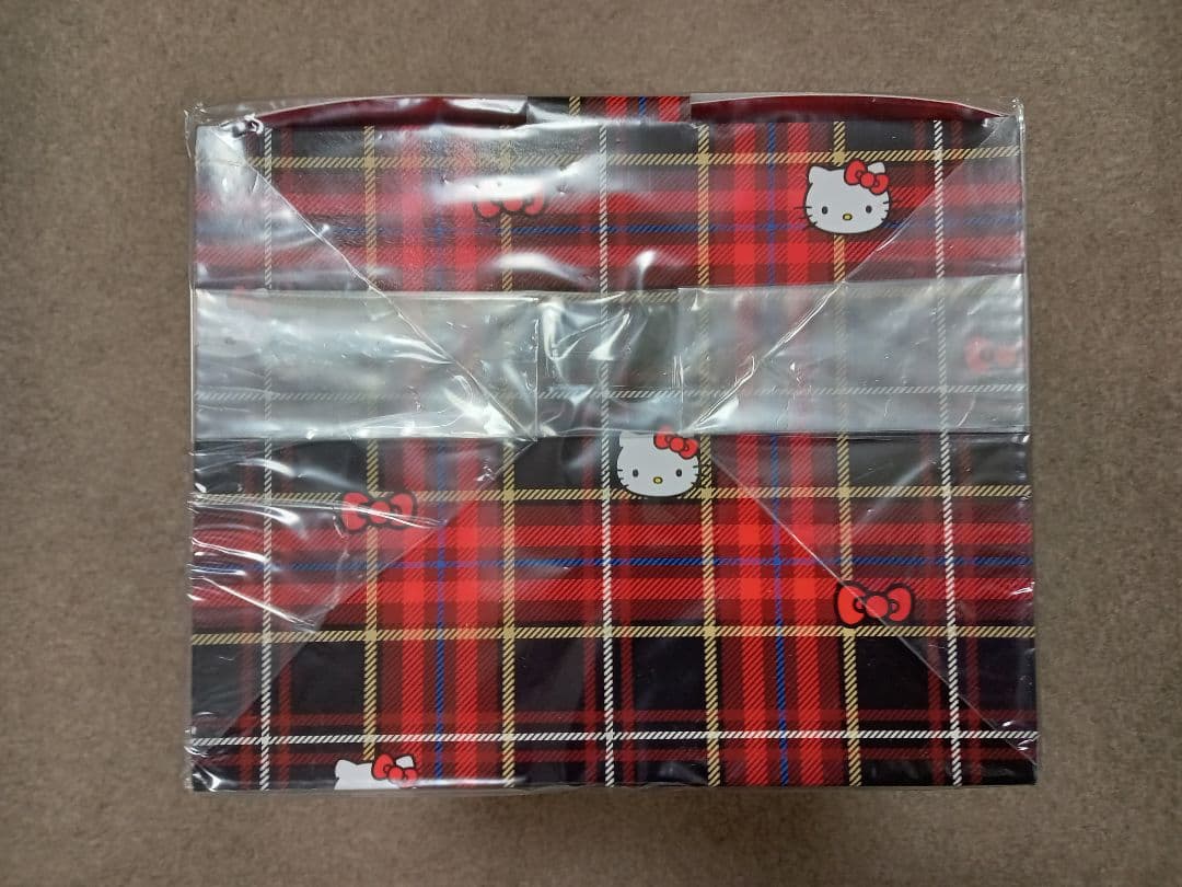 【新品未開封品】ハローキティ　バースディドール2018