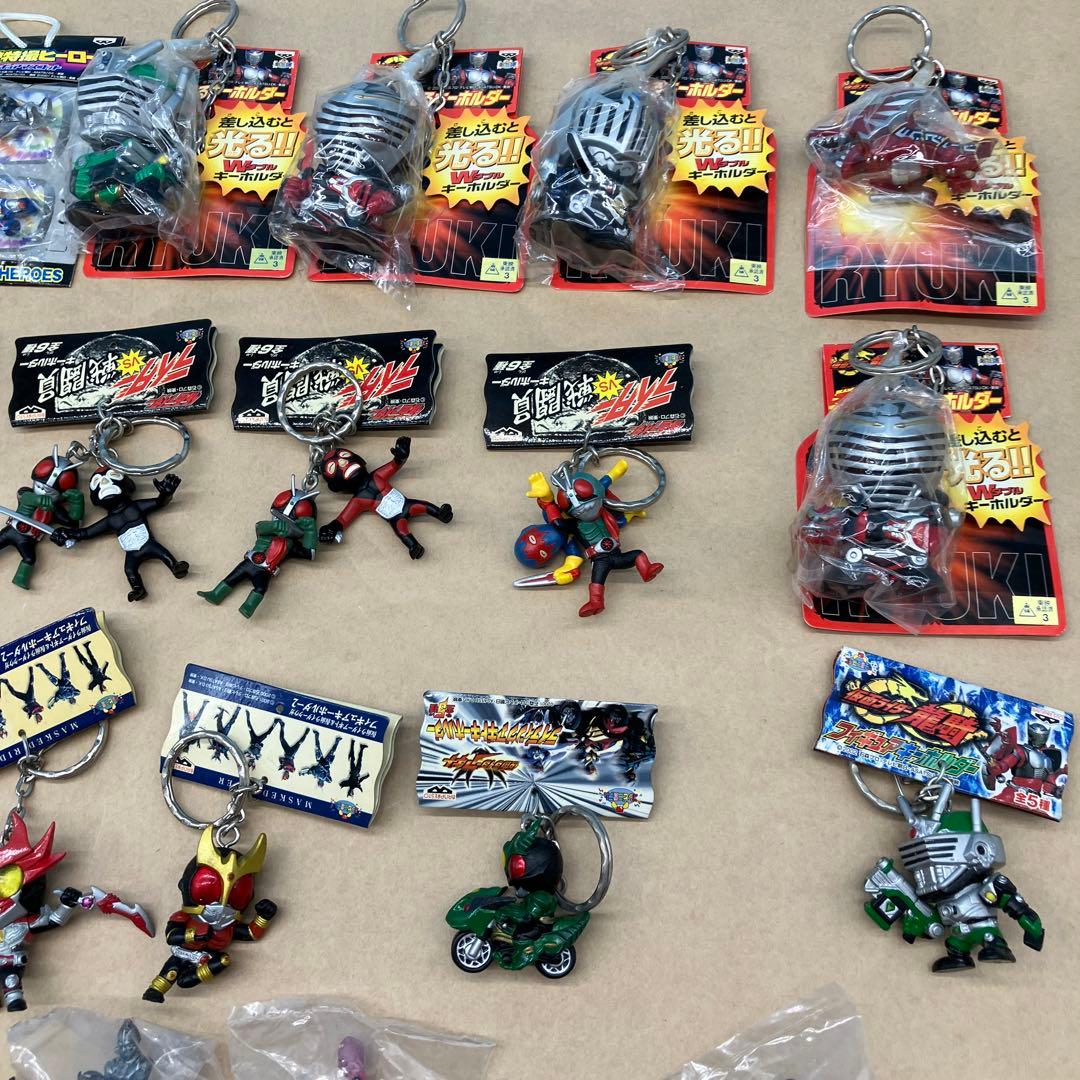 仮面ライダー光るキーホルダー　ファイティング　ライダーvs戦闘員キーホルダー