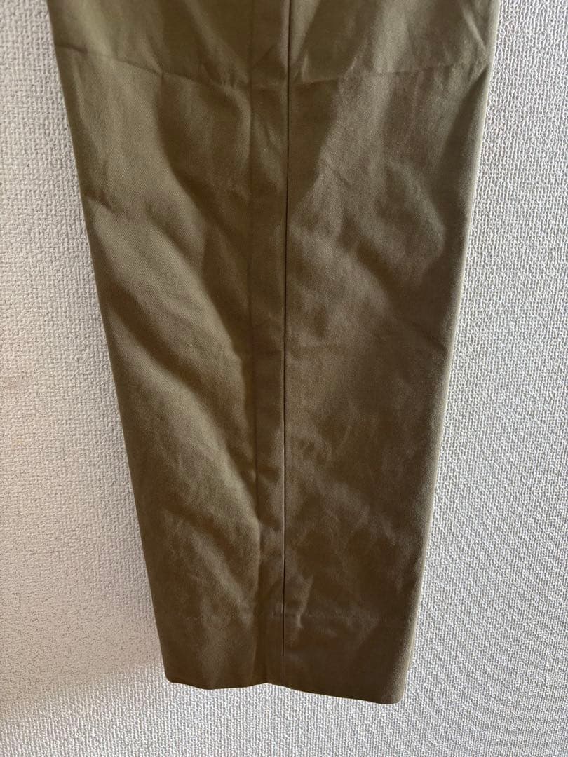 COMOLI コットンギャバウォッシュドパンツ