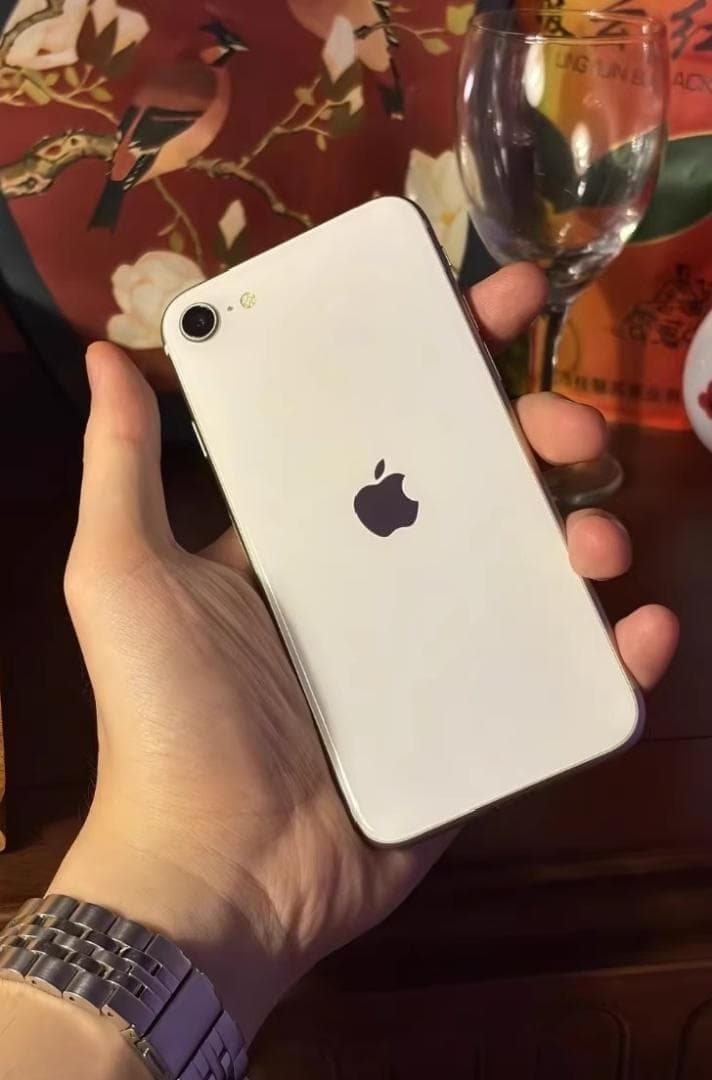 【中古品／超美品】iPhone SE3 128GB｜SIMフリー｜ホワイト