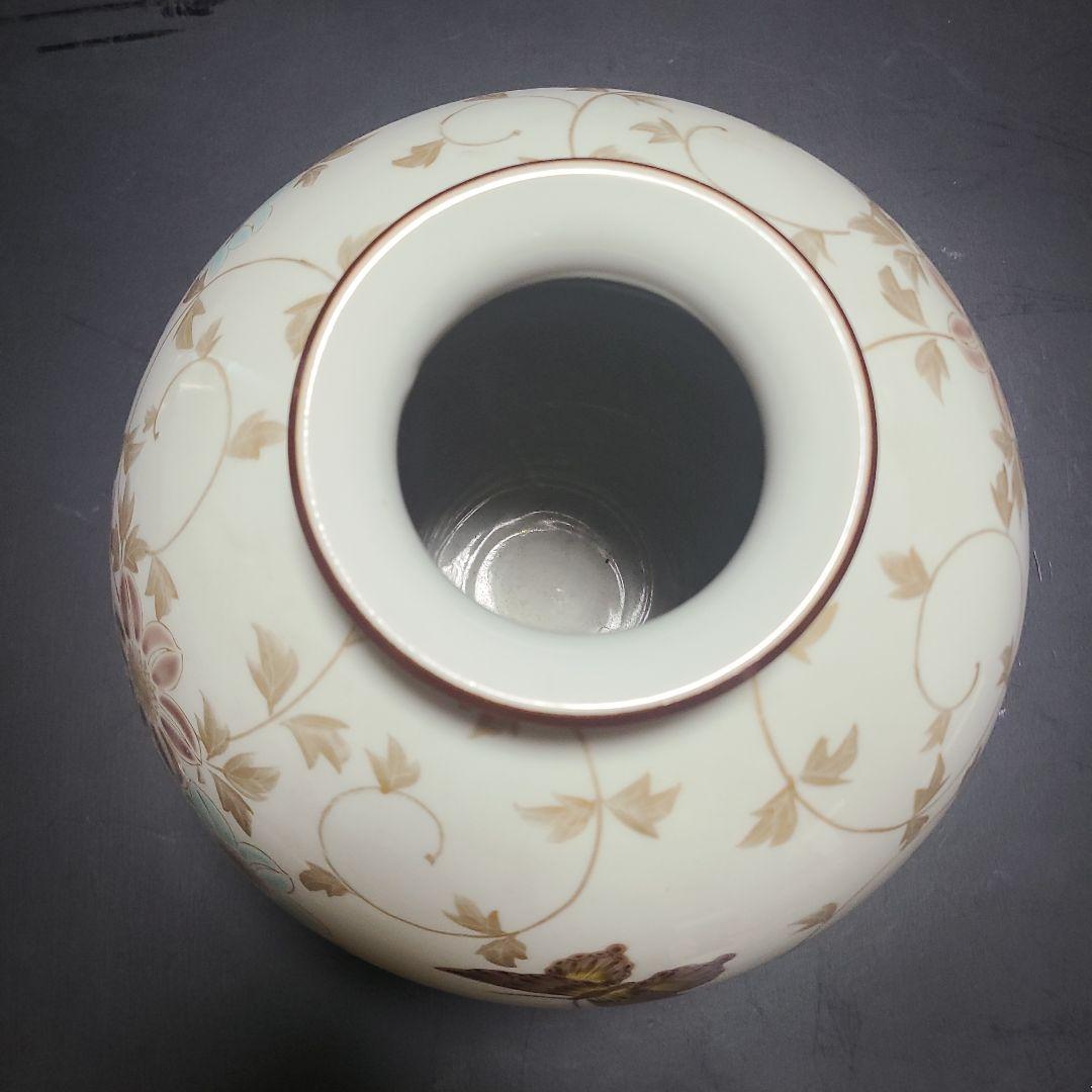 九谷焼　錦山窯　花瓶　花器　人間国宝　吉田美統造　金彩鉄仙唐草文　共箱