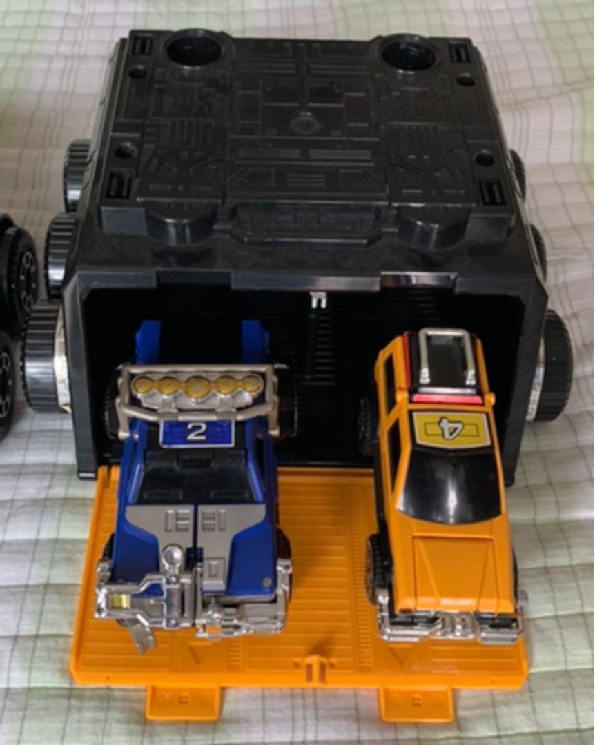 バンダイ製激走合体ロボットDRRV