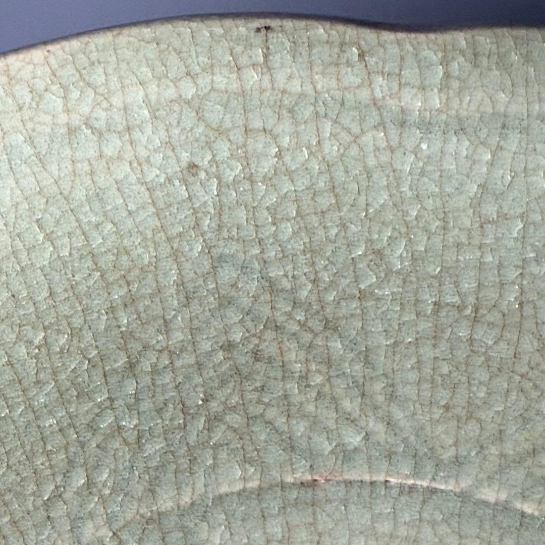 青磁陽刻大皿　盛期鍋島　共箱　1700年前後　美しい貫入　35.9cm　古波佐見