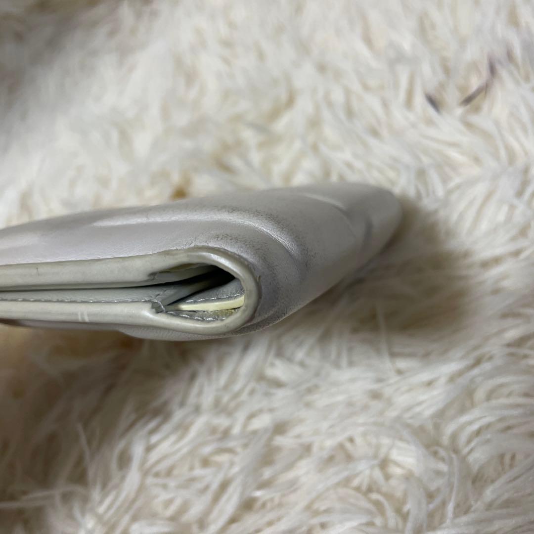 ボッテガヴェネタ　パデッドジップウォレット　二つ折り財布　白　レディース