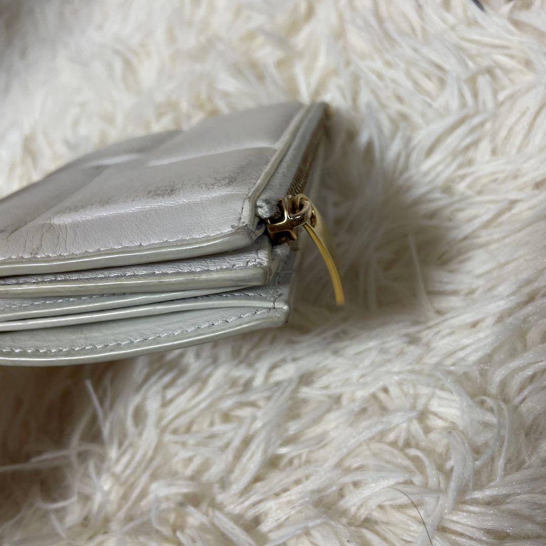 ボッテガヴェネタ　パデッドジップウォレット　二つ折り財布　白　レディース