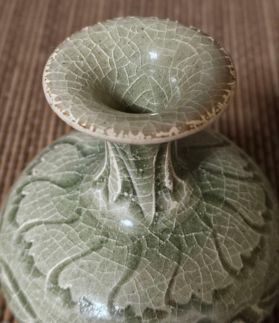 中国古美術　中国古陶磁器　中国古玩　耀州窯　青磁　陰刻　草花文様　小瓶　小壺