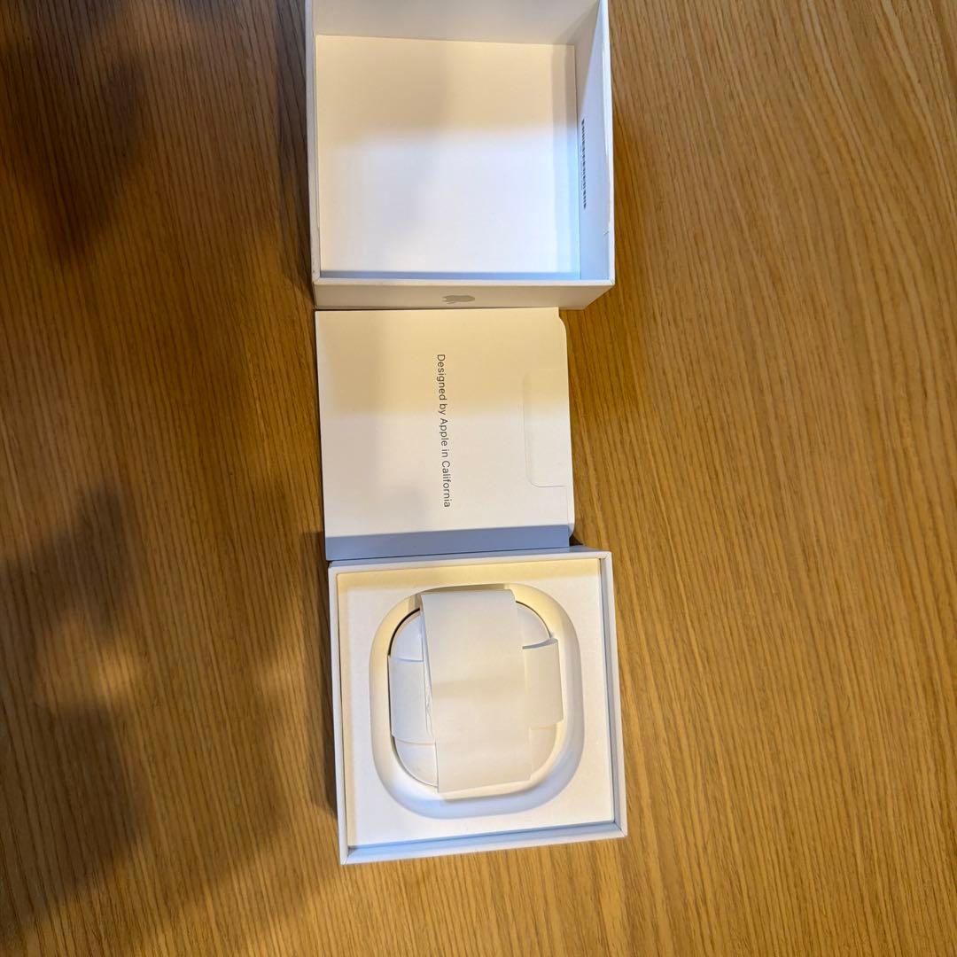 AirPods 4本体 ホワイト 充電ケース付き