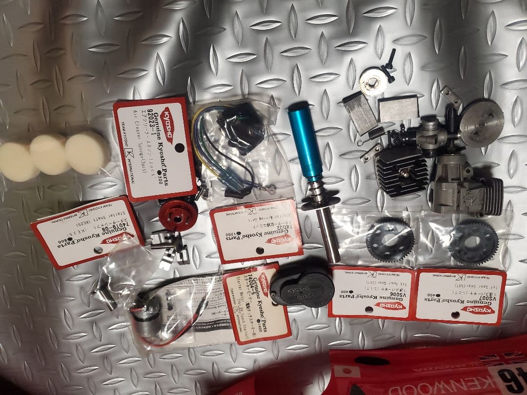 京商　スーパー10 FW04 エンジン　ラジコン