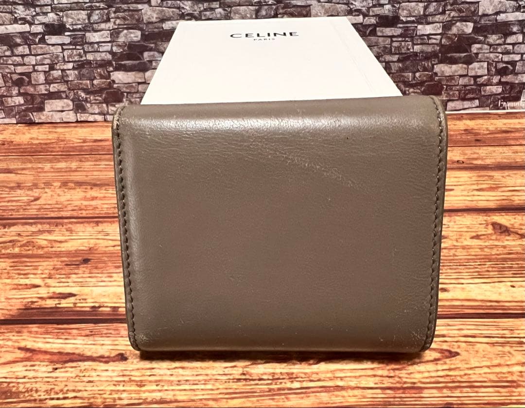 CELINEセリーヌ　トリオンフコンパクトウォレットPebble