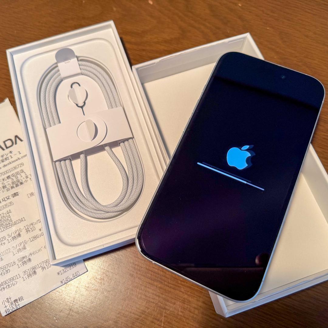新品同様 iPhone 16 128GB ホワイト SIMフリー