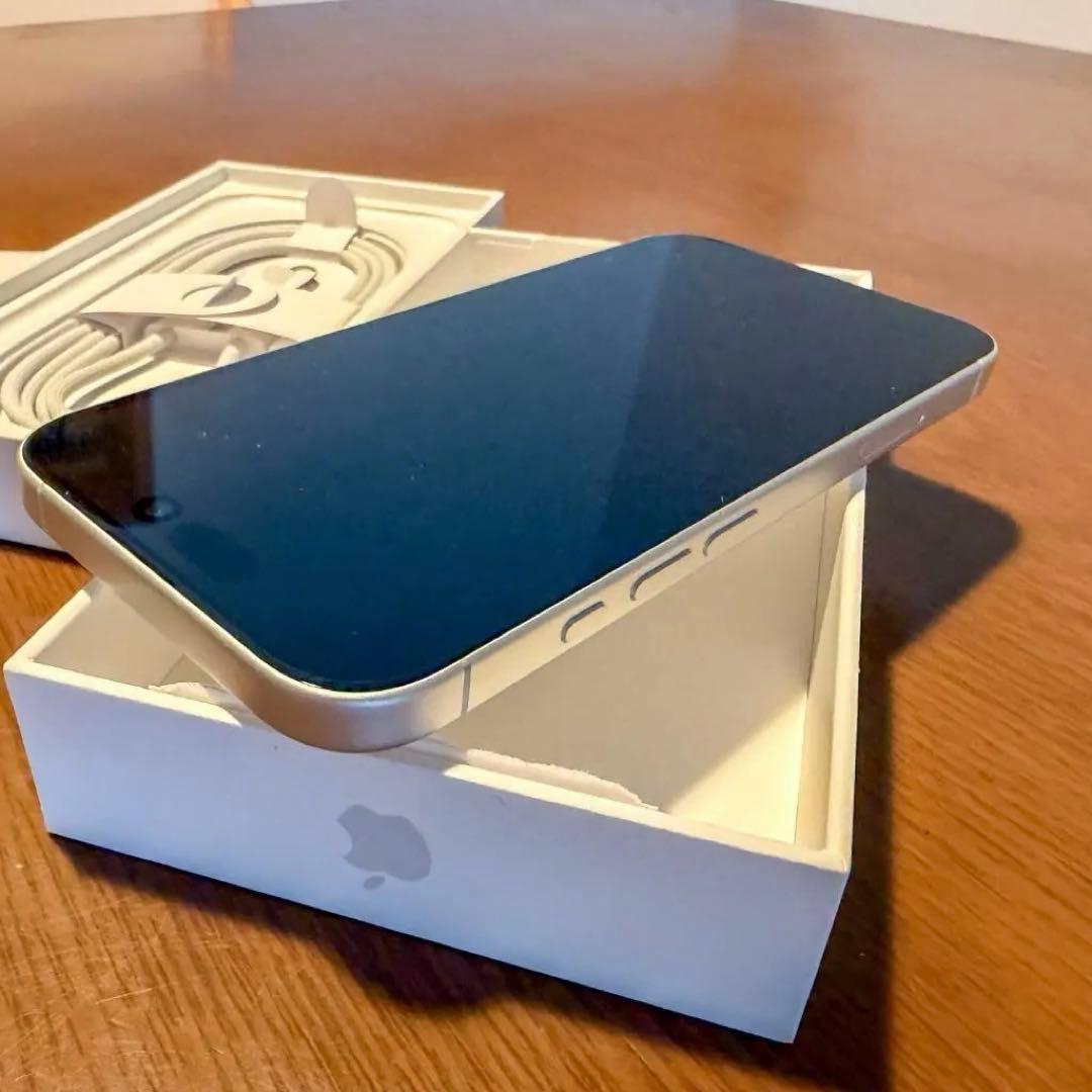 新品同様 iPhone 16 128GB ホワイト SIMフリー