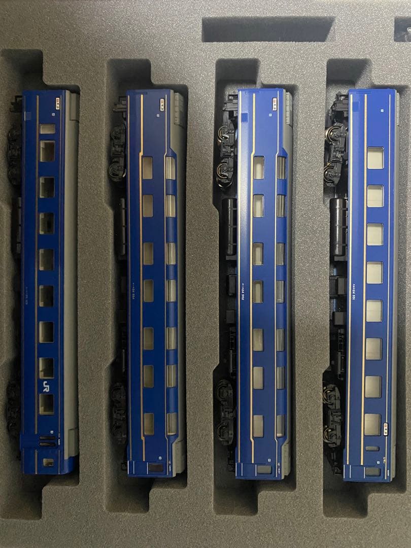 KATO　10-822・10-823 寝台特急「あけぼの」 ＋EF64