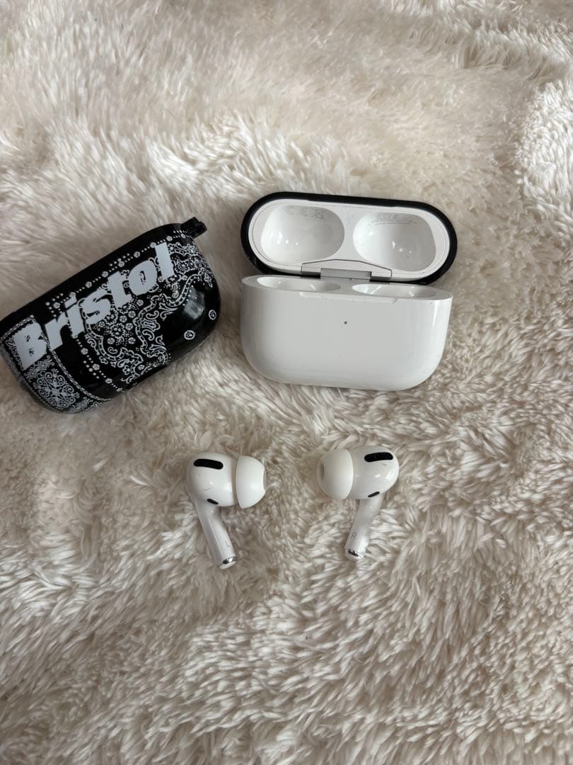 AirPods pro Bristol バンダナ柄 ケース付き