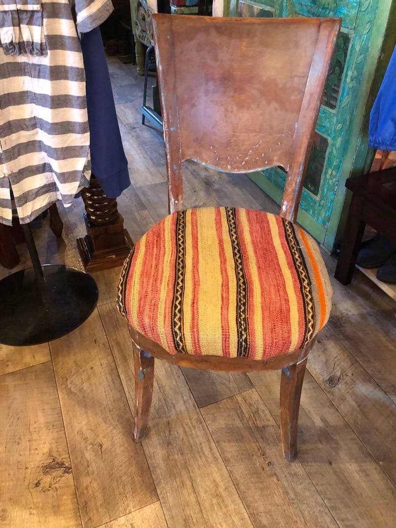 アンティーク木製椅子 キリム