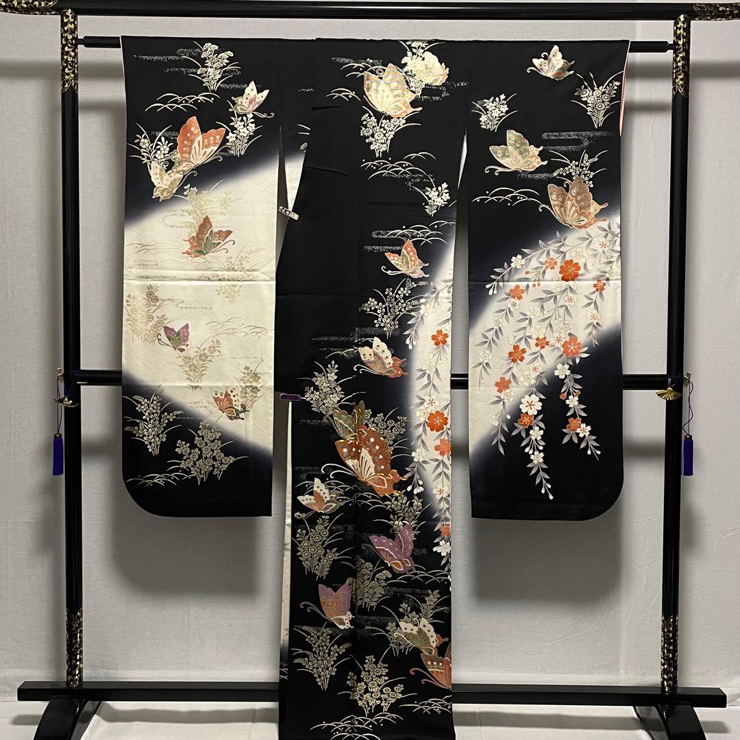 D771 振袖　蝶々　金駒刺繍　枝垂れ桜　正絹　着物　袷　極美品