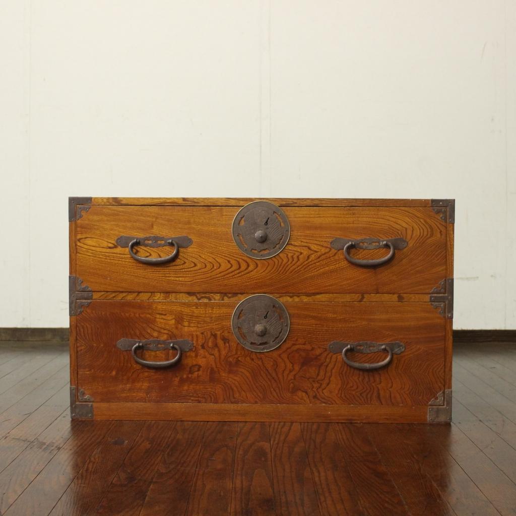 欅共縁！蝶覆輪！時代箪笥・二段！和家具サイドボード古家具和モダンローチェスト古布