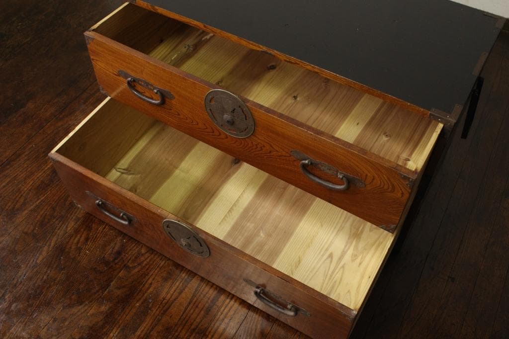 欅共縁！蝶覆輪！時代箪笥・二段！和家具サイドボード古家具和モダンローチェスト古布