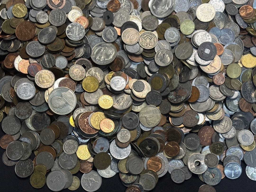 は*わ様 古銭　外国　等まとめて　10キロ以上　雑銭　海外硬貨