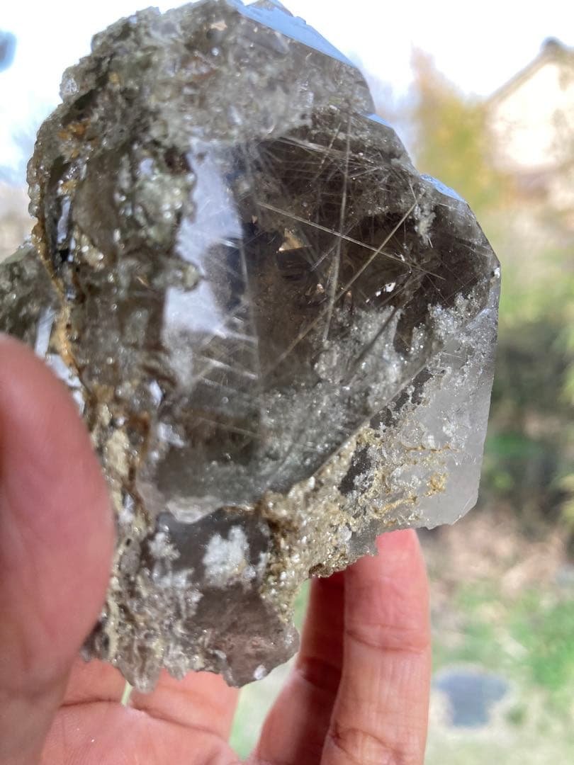 ヒマラヤ　マニハール原石　ルチル入り　水晶　天然石　レインボー