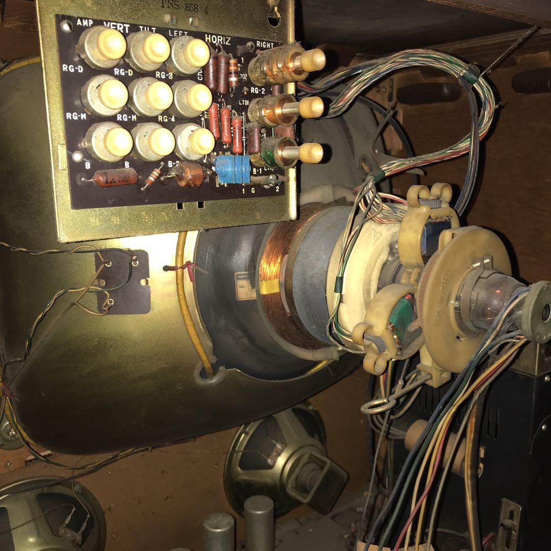 ナショナル製ブラウン管カラーテレビ　　直接引取り専用です