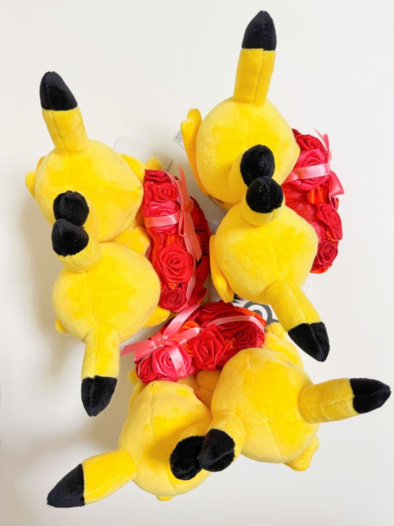 ピカチュウ ポケモンセンター　マンスリーペア　ピカチュウ