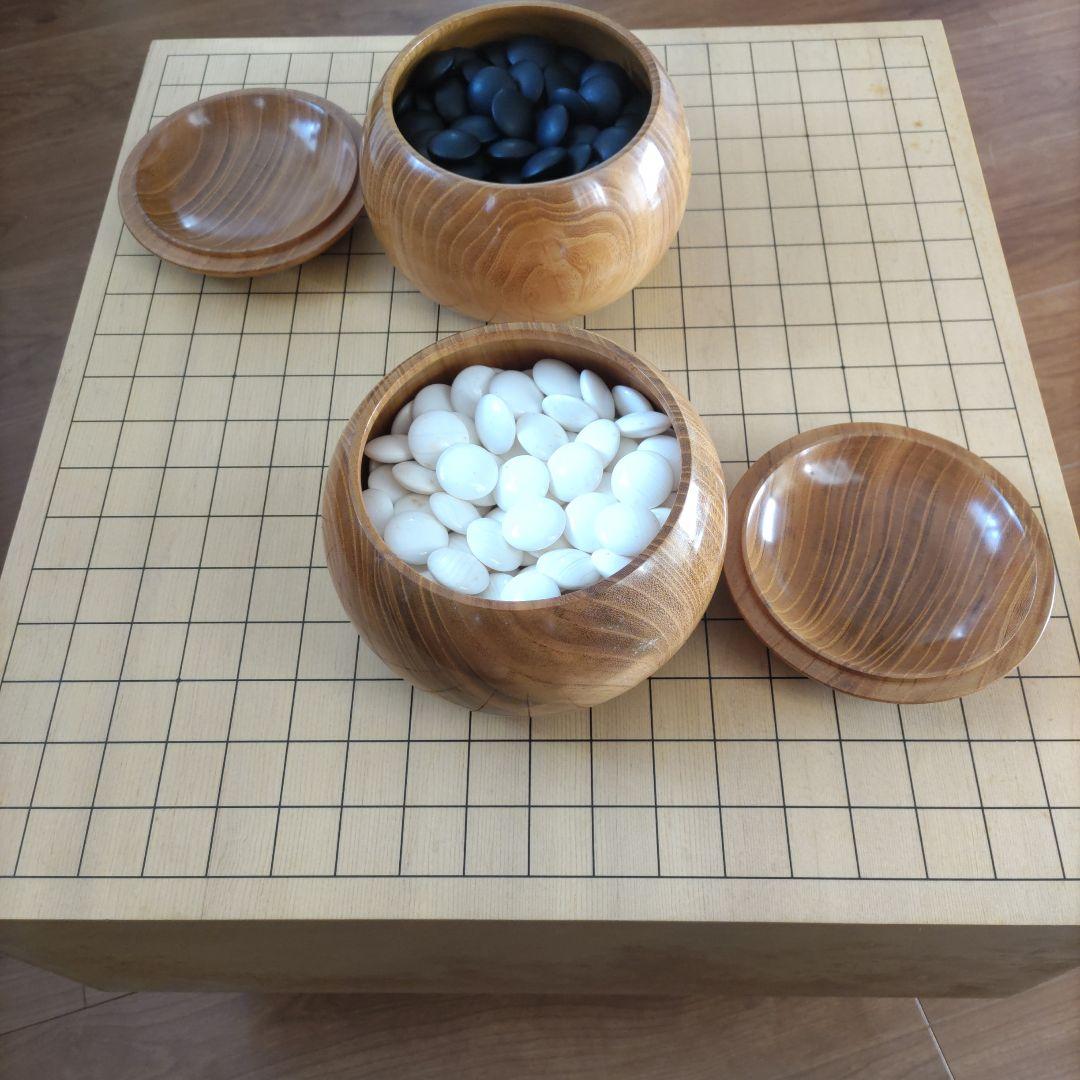 囲碁セット 　天然木製碁盤と那智黒、蛤の碁石