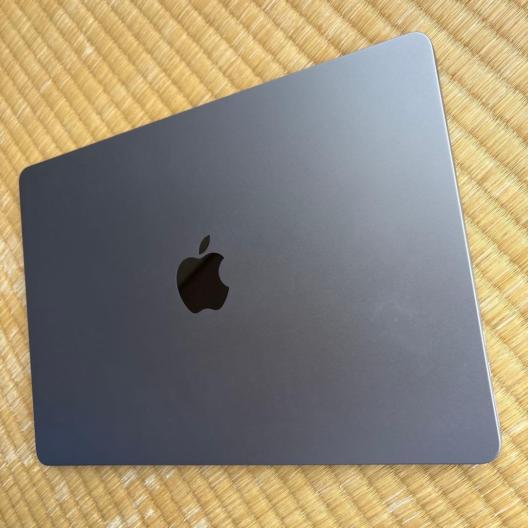 美品Apple MacBook Air M2 8GB 256GB ハブ・ケース付