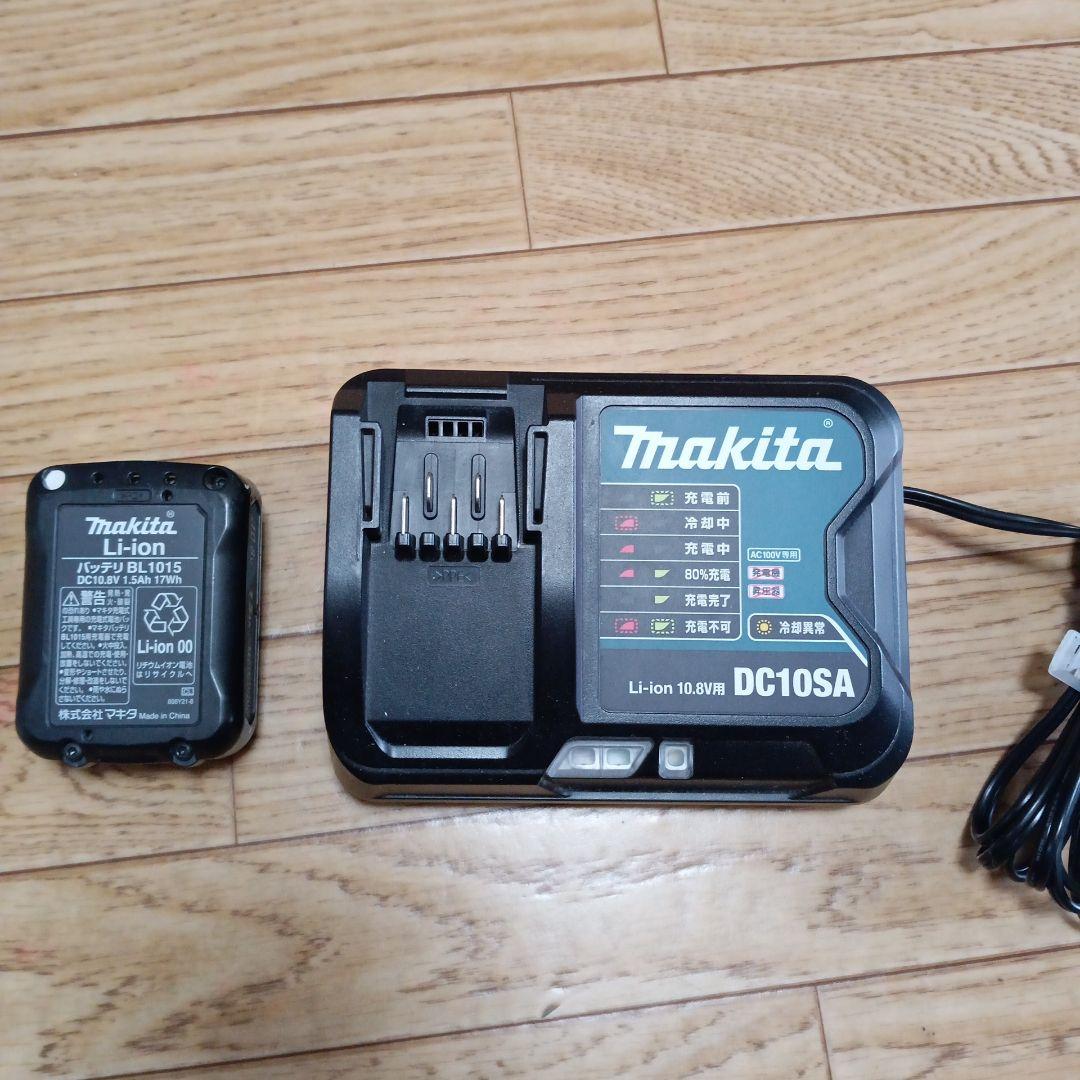 マキタ10.8V充電式クリーナー 純正バッテリー及び充電器付